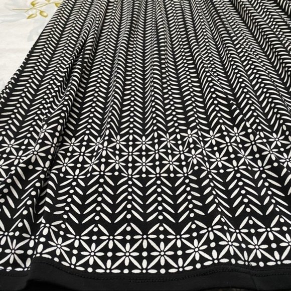 Max Studio Size XS Sleeveless Black Patterned Dress - Picture 5 of 8